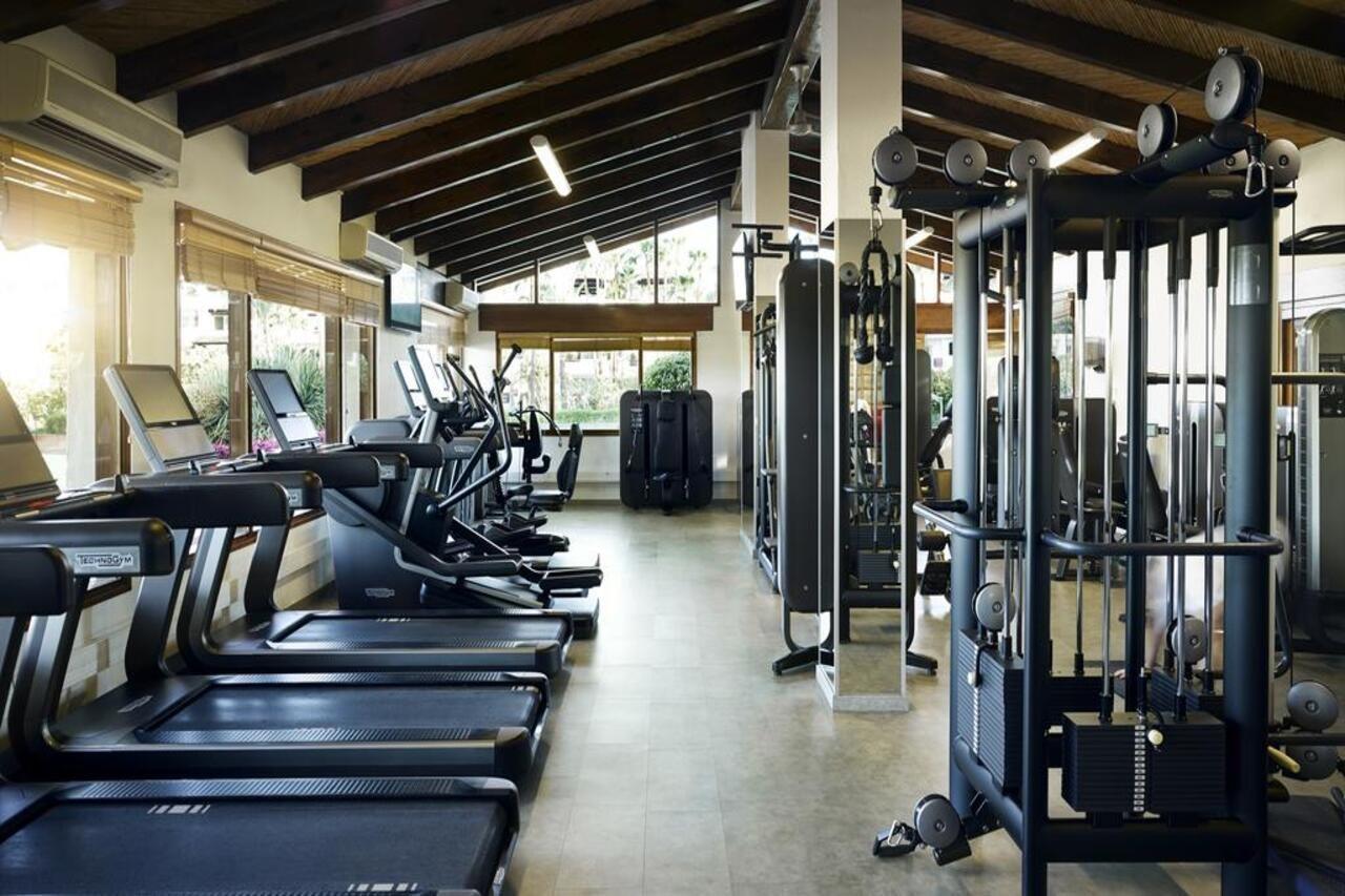 Nobu Hotel Marbella Esterno foto The gym at the Four Seasons Hotel, Hong Kong