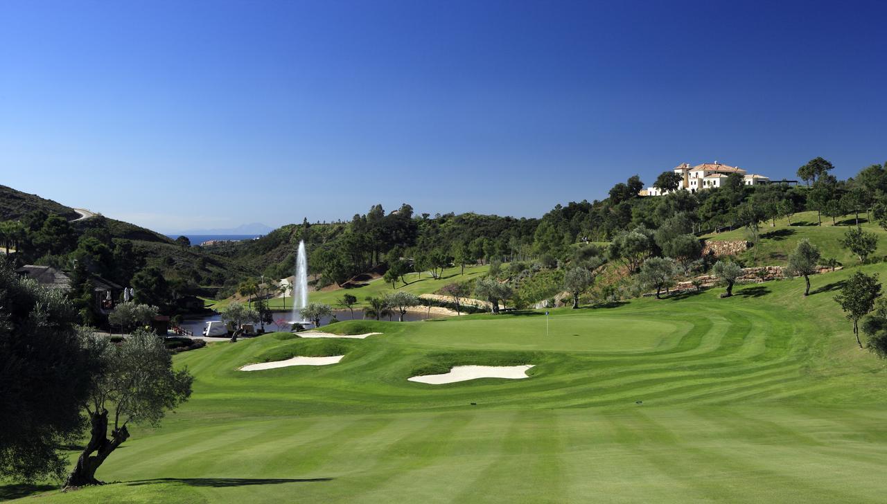 Nobu Hotel Marbella Esterno foto Golf course at the resort