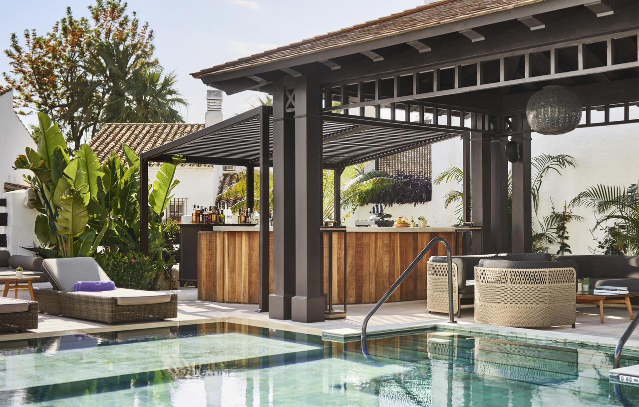 Nobu Hotel Marbella Esterno foto The pool at the hotel