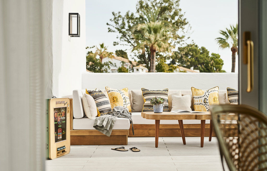 Nobu Hotel Marbella Esterno foto Outdoor furniture